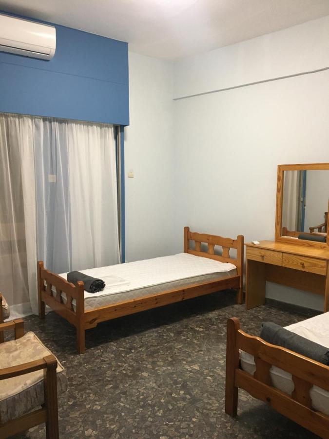 Past Or Trail Hostel Larnaca Ngoại thất bức ảnh