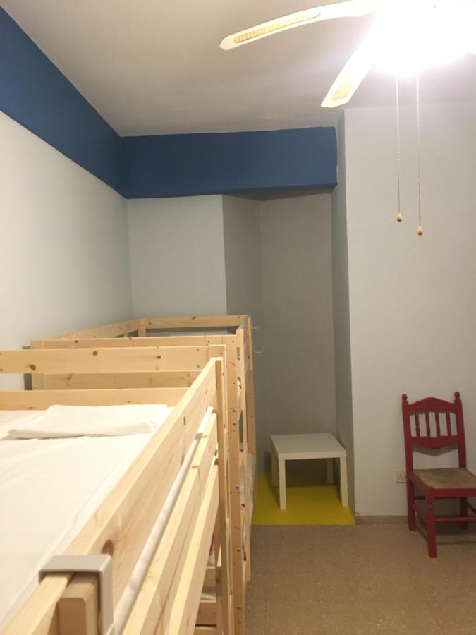 Past Or Trail Hostel Larnaca Ngoại thất bức ảnh