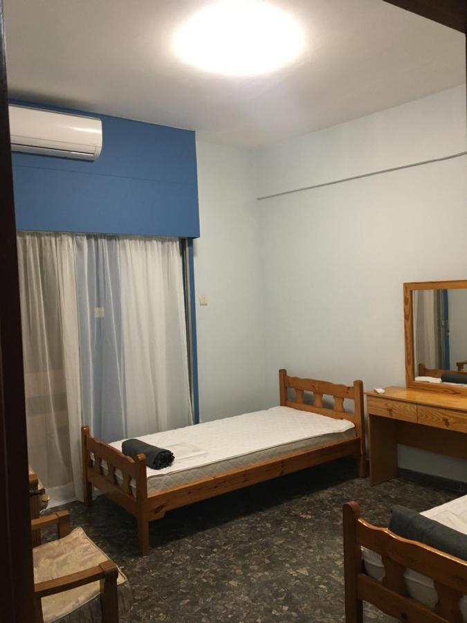 Past Or Trail Hostel Larnaca Ngoại thất bức ảnh