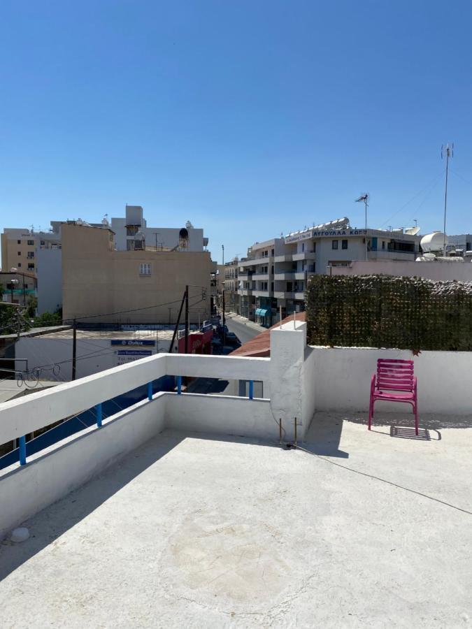 Past Or Trail Hostel Larnaca Ngoại thất bức ảnh