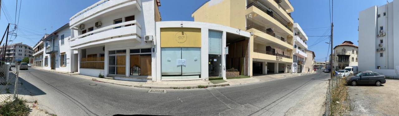Past Or Trail Hostel Larnaca Ngoại thất bức ảnh