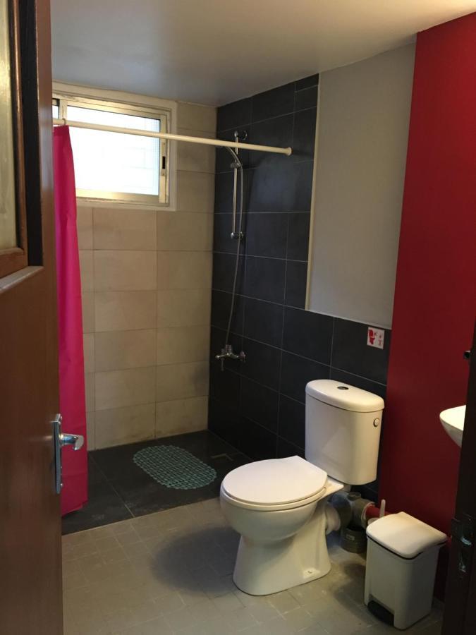 Past Or Trail Hostel Larnaca Ngoại thất bức ảnh