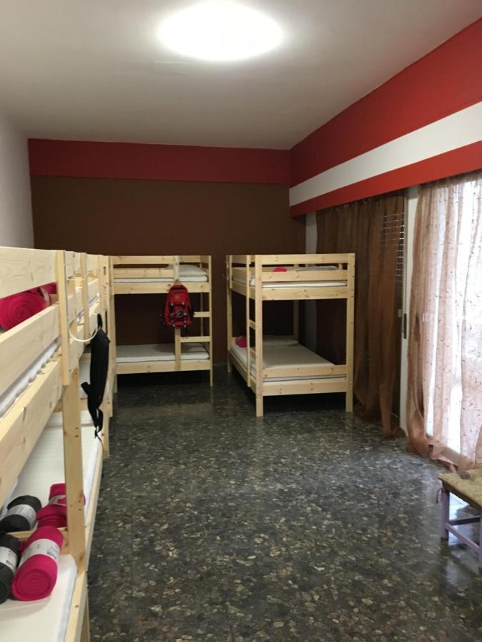 Past Or Trail Hostel Larnaca Ngoại thất bức ảnh