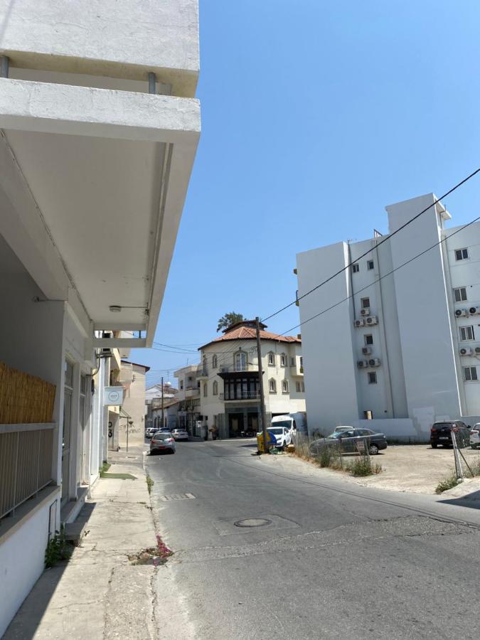 Past Or Trail Hostel Larnaca Ngoại thất bức ảnh
