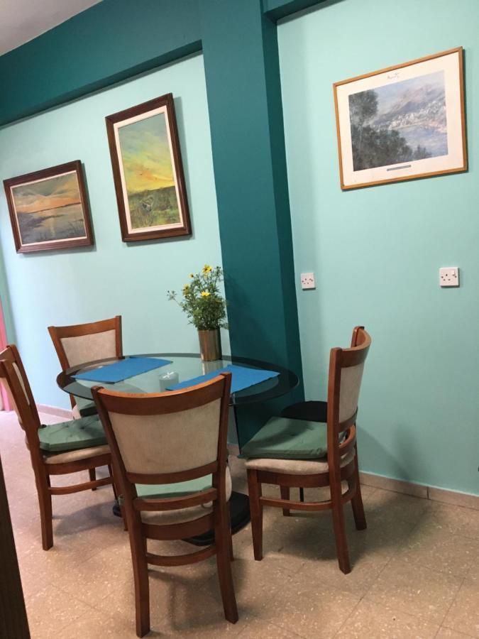 Past Or Trail Hostel Larnaca Ngoại thất bức ảnh