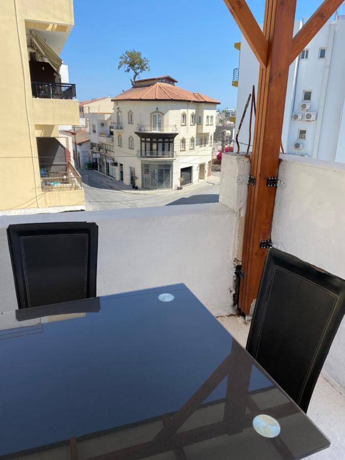 Past Or Trail Hostel Larnaca Ngoại thất bức ảnh